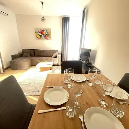 Elegance Estate - Free Parking דירה וארנה