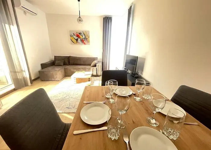 Elegance Estate - Free Parking Apartamento Varna